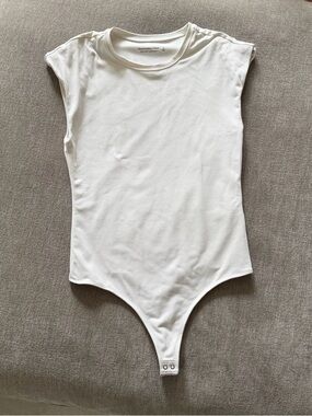 Abercrombie & Fitch Strong Padded Shoulder Soft AF White Cap Sleeve Bodysuit Top